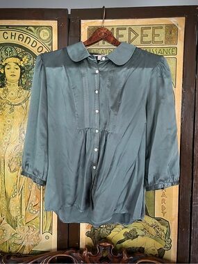 Sundance Blue-Gray Silk Button-up Blouse with Peter Pan Collar, 3/4 Sleeves